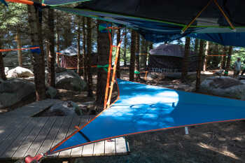 Treetop tenting 