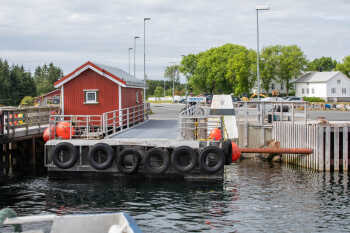 Local ferry to Rørøy