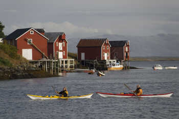 Kayaking at Husvær in Herøy