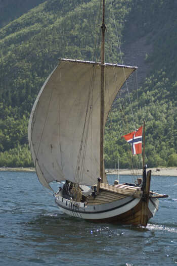 Nordlandsbåt in Vefsna