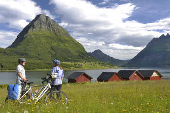 Island travelling on bicycle
